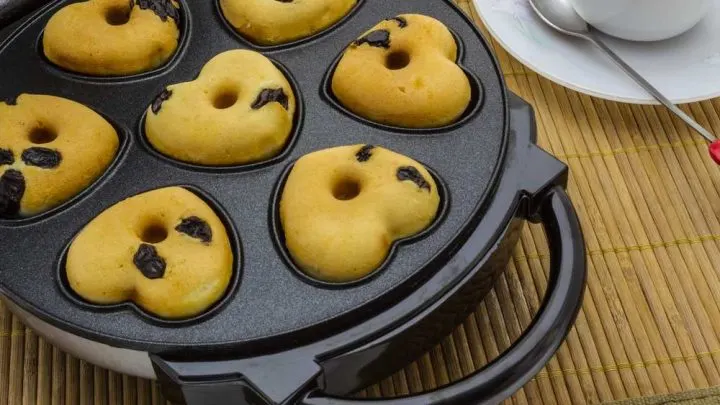 Best Donut Maker 2023: 5+ Detailed Reviews