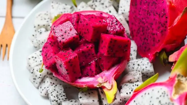 What Does Dragon Fruit Taste Like?
